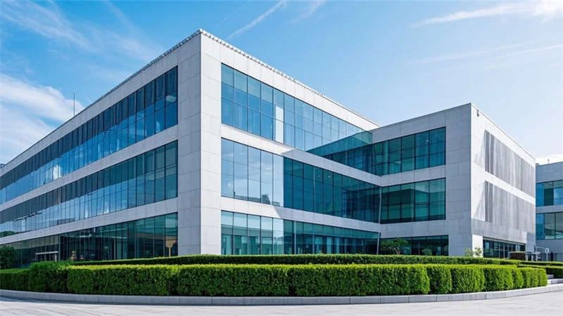 合肥办公楼装修设计效果图，光影交织绿意